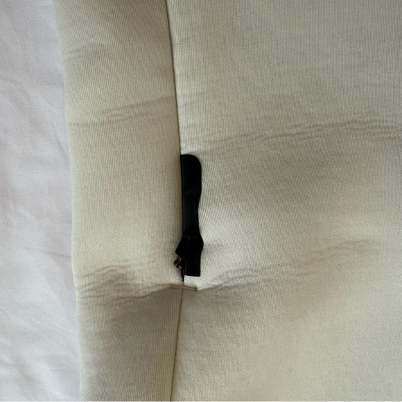 Nike Off-White Sleeveless Jacket - Picture 3 of 7